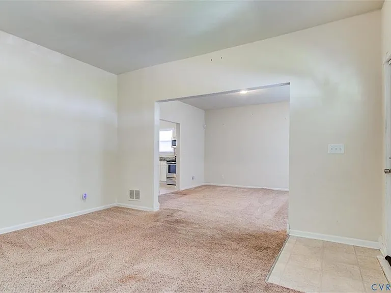 5 N Oak Ave — Photo 13