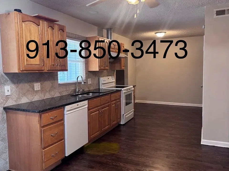 5722 W 70th Ter