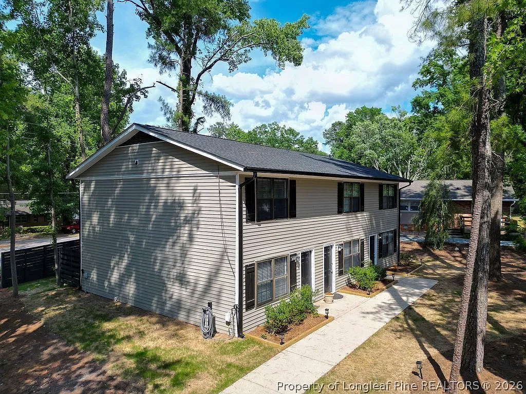 2 bed, 1.5 bath, 960 sqft, $1,695 — Photo 2