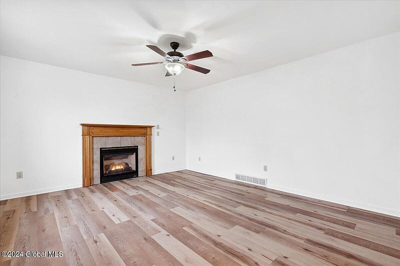 4th image of 23 Trinity Place