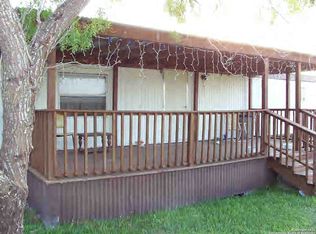 26 Quail Cir, Uvalde, TX 78801