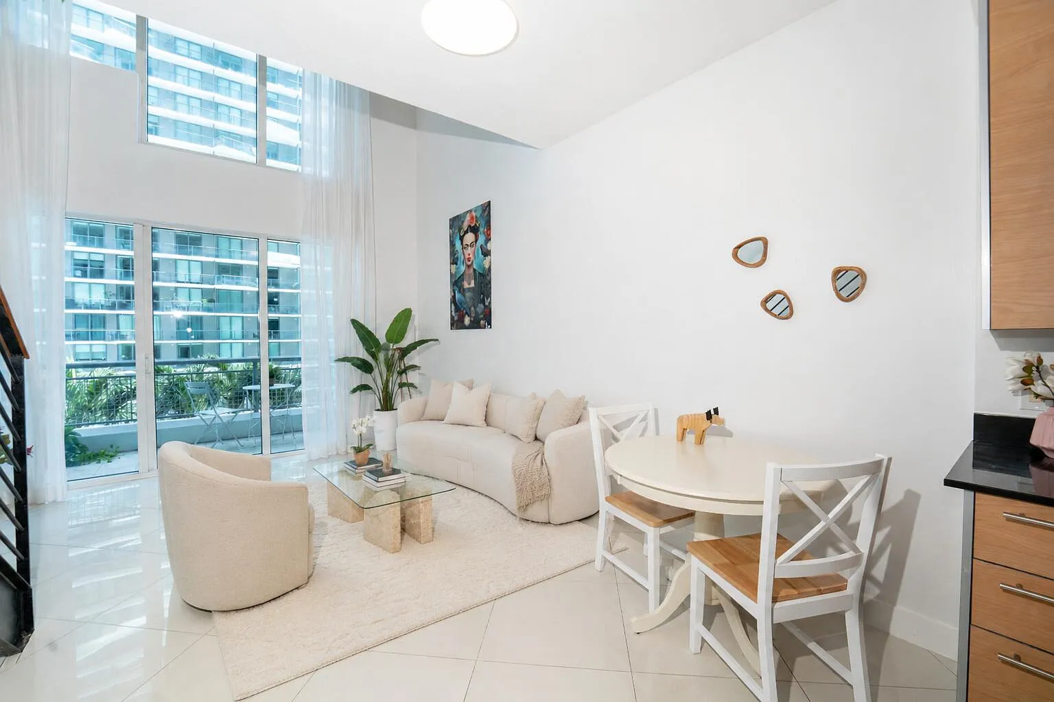 1 bed, 1.5 bath, 785 sqft, $3,000 — Photo 2