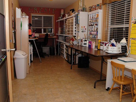 craft/office area