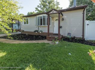 33 Mason Dr, Hazlet, NJ 07730