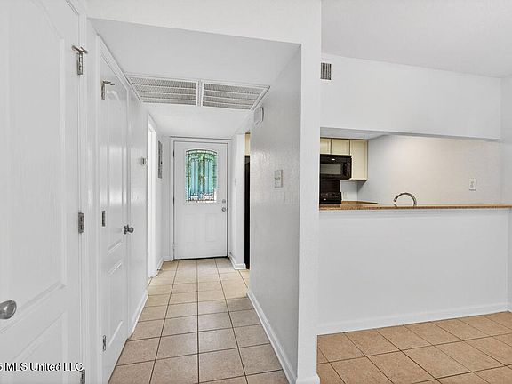 3rd image of 3230 Cumberland Rd APT 112