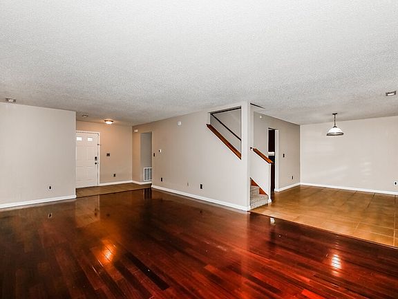 5th image of 4008 Crabtree Ct