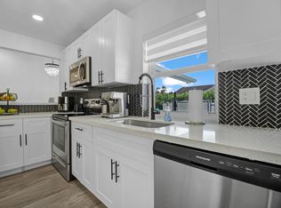 8200 SW 3rd Ct, North Lauderdale, FL 33068