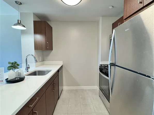 282 11th Avenue image 1 of 8