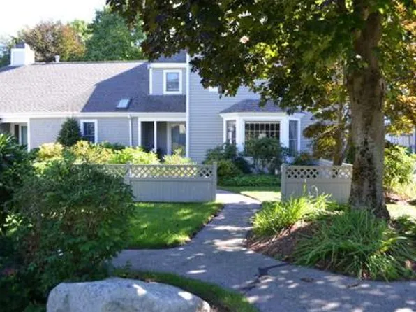 44 Floret Cir, Hingham, MA 02043
