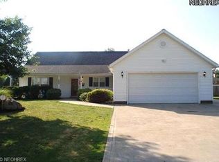 25640 Edgecliff Dr, Euclid, OH 44132
