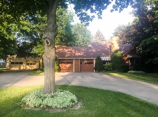 4094 Broadway Ave, Louisville, OH 44641
