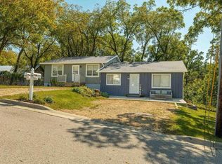313 Wilson St, Mount Horeb, WI 53572