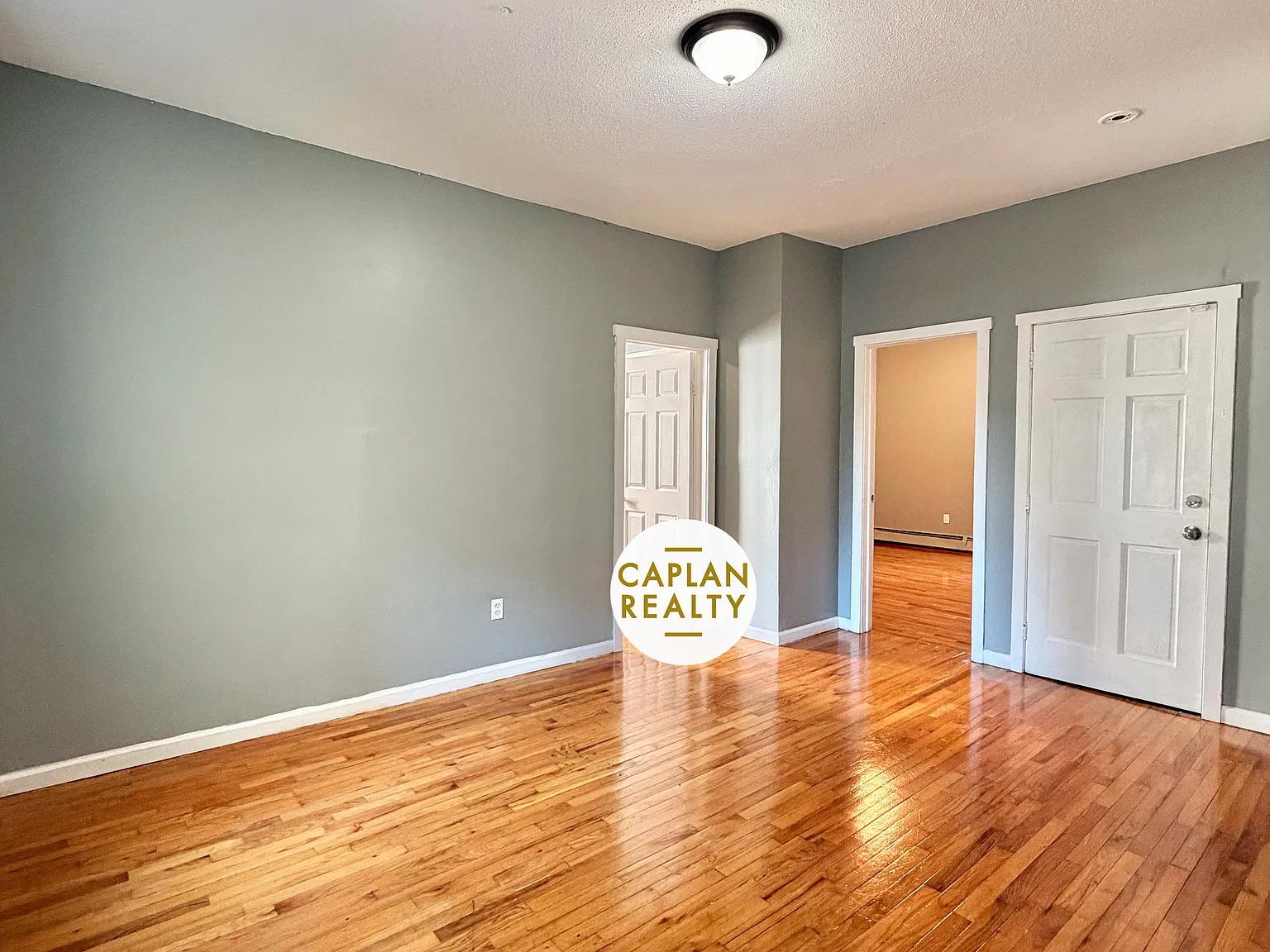 4 bed, $2,200 — Photo 1