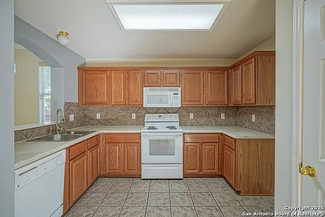 7703 Wexford Sq — Photo 10