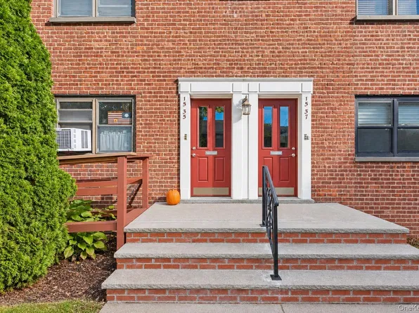 15-35 160 Street #6-160, Whitestone, NY 11357