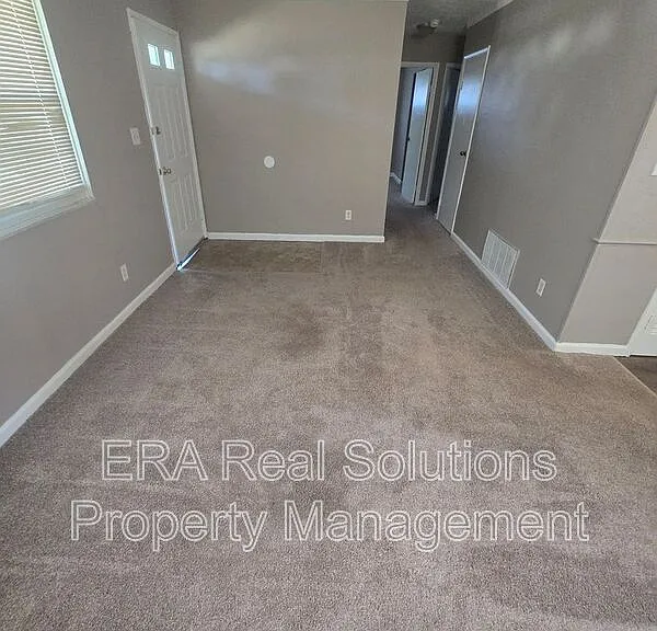 1290 Beechwood Rd — Photo 12