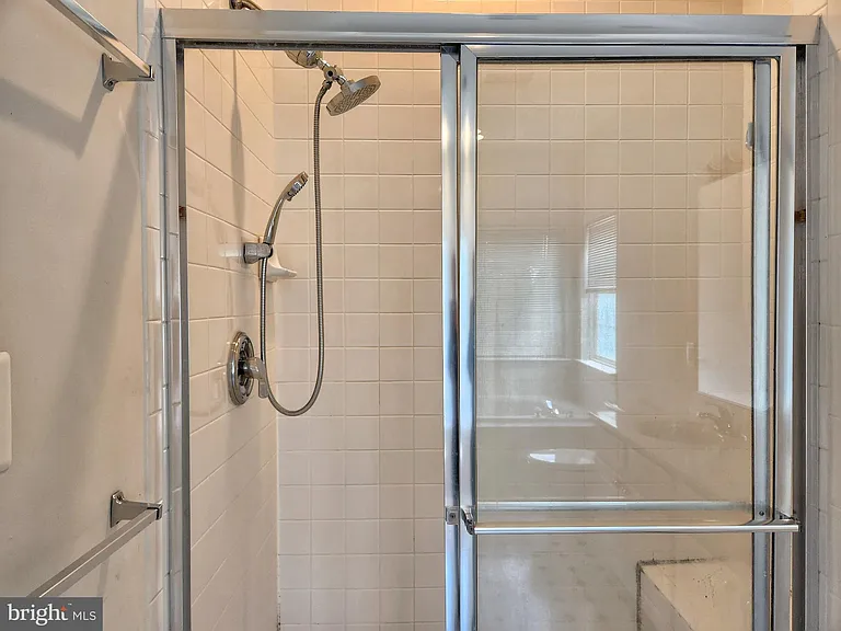 13906 Gothic Dr — Photo 33