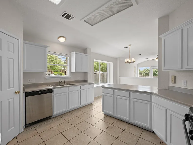 17249 Sandwick Dr — Photo 12