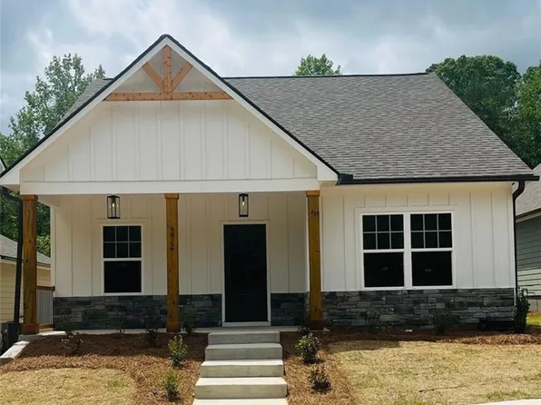 372 Creek Wood Park Dr, Ball Ground, GA 30107