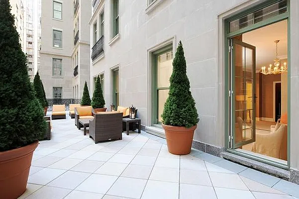 Sold by Helen Downey, LREB | media 7