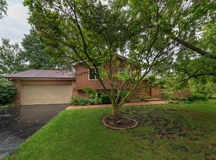 5N030 W Mary Dr, Saint Charles, IL 60175