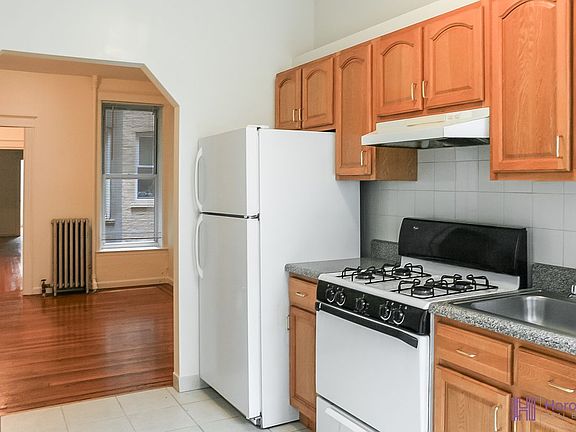 2nd image of 3420 42nd St APT 1L