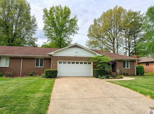 1517 Gleneagles Dr, Paducah, KY 42001