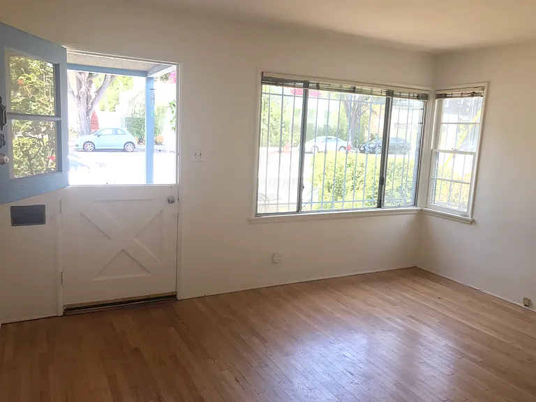 1714 Montana Ave — Photo 8