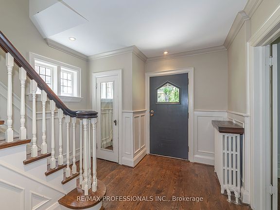 2nd image of 61 Grenview Blvd N