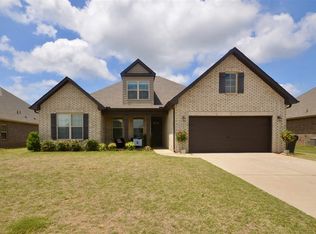 132 Bakers Farm Dr, Priceville, AL 35603