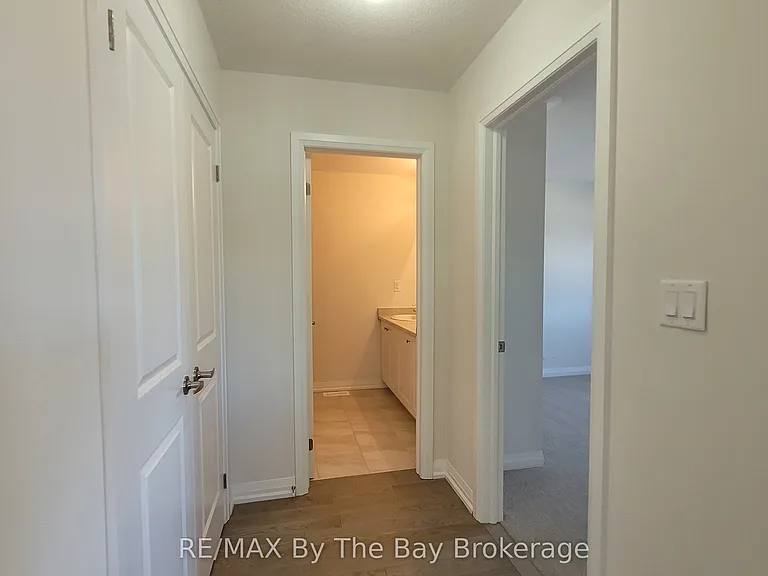 194 Union Blvd — Photo 19