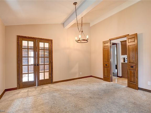 5th image of 7912 Country Ln
