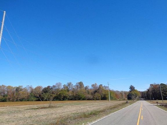 Exterior Neighborhood (street photo)