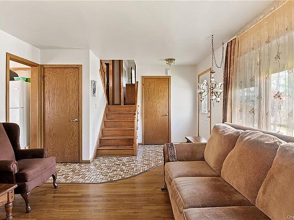 5th image of 216 Pembrook Dr