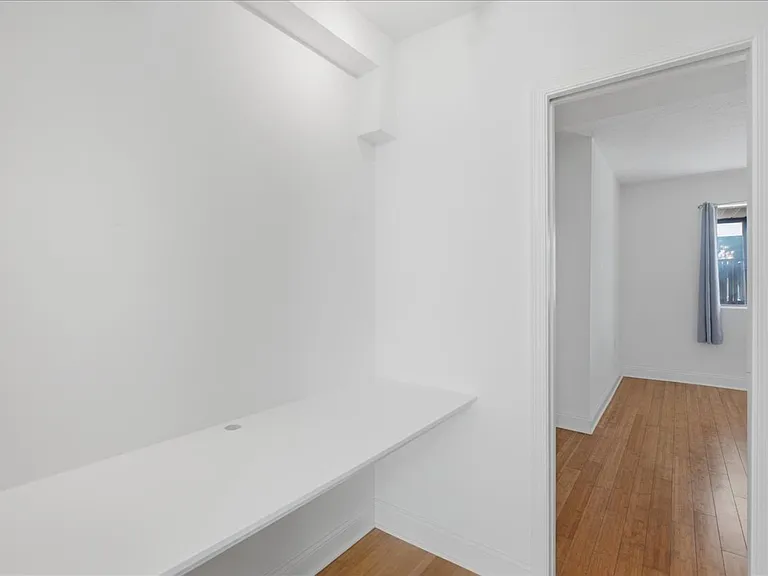 116 N Indian Aly #203 — Photo 14