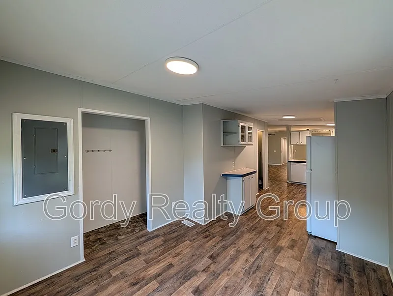 3 bed, 2.0 bath, $1,300 — Photo 4
