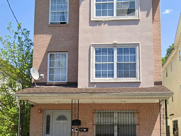 28 Kent St #3 — Photo 1