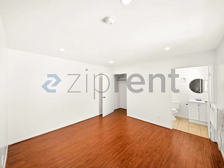 843 S Ardmore Ave #204 — Photo 8