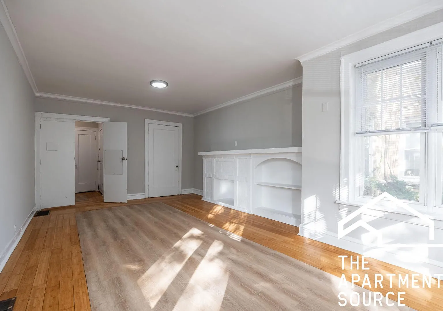 6304 North Oakley Avenue #1 — Photo 3