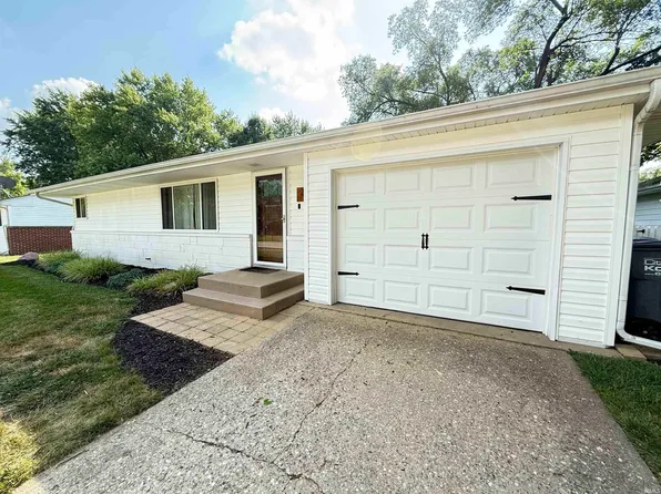 211 Magnolia Dr, Kokomo, IN 46901