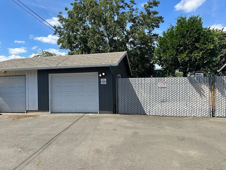 70 Jefferson Aly — Photo 3