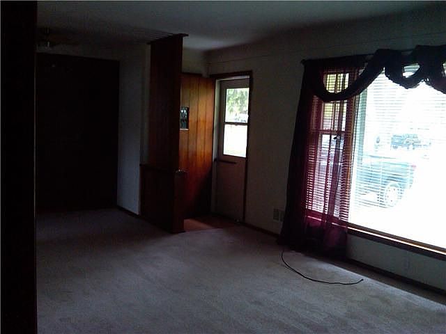 2nd image of 603 Valley Dr