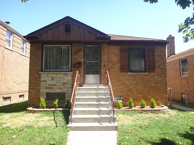 1st image of 3323 S 58th Ave