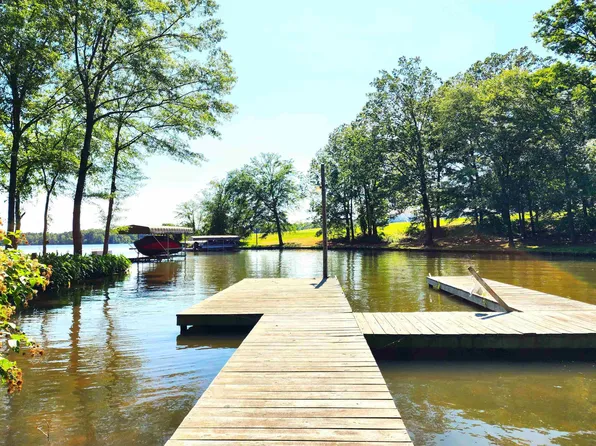 1371 Oconee Heights Dr, Greensboro, GA 30642