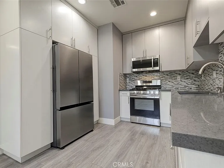 6954 Jellico Ave — Photo 24