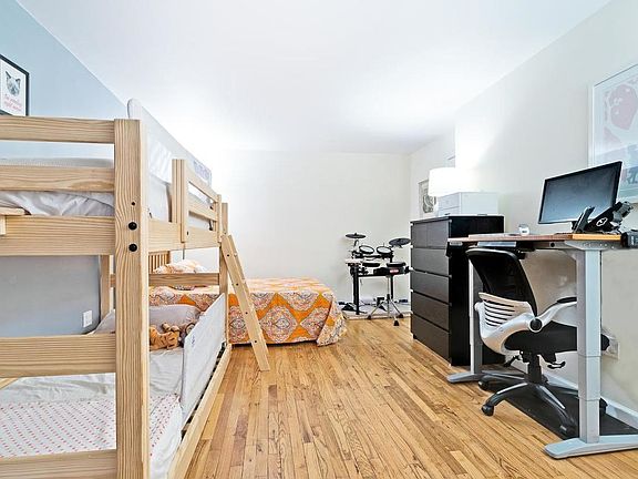 4th image of 435 E 86th St APT 1B