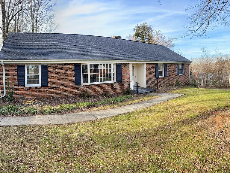 130 Yorkshire Cir — Photo 19