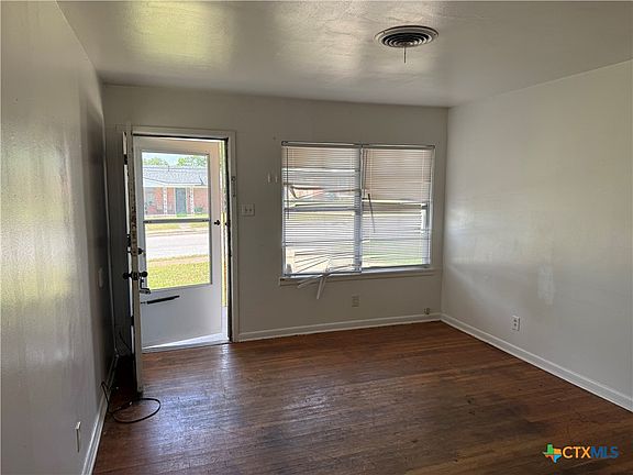 3rd image of 111 W Vardeman Ave