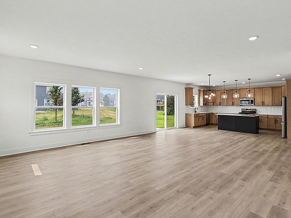 4th image of 6237 Comiskey Rd