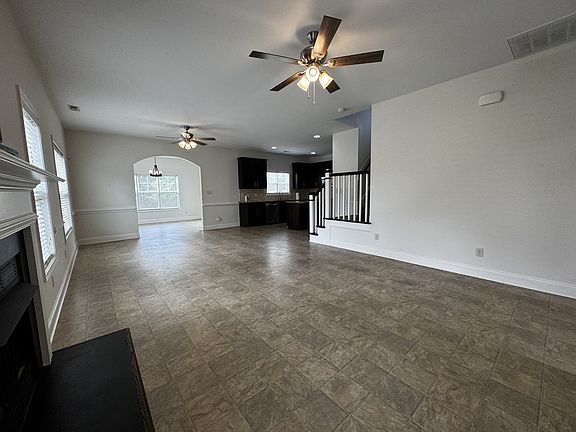 2nd image of 213 Admiral Ct